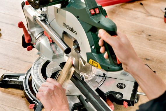 Пила торцювальна Metabo KGSV 72 XactSYM 216мм 612216000 | Зображення 1