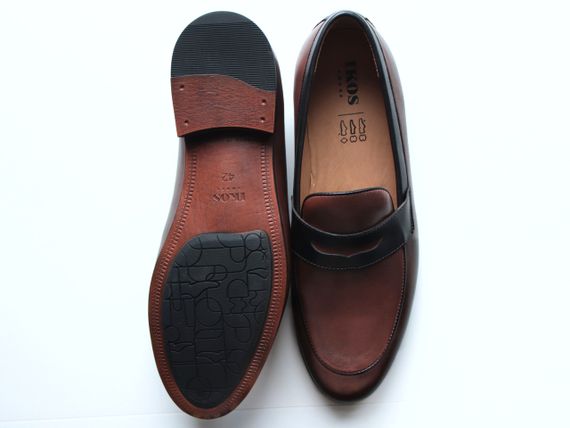 Зручні коричневі туфлі лофери Ikos 41 розмір