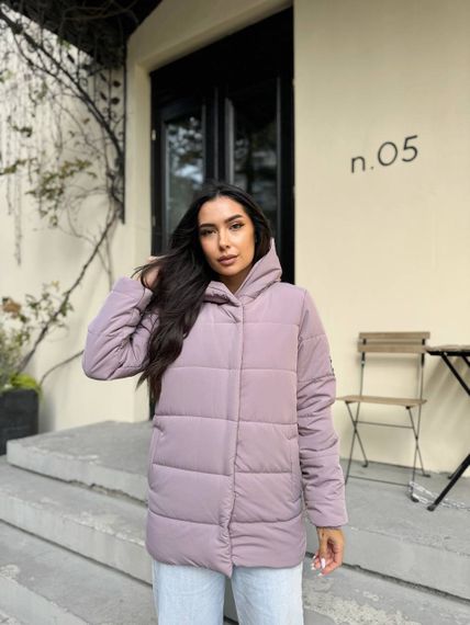 Жіноча тепла стьобана куртка зефірка на блискавці та кнопках з капюшоном розмір 44 колір пудровий UH270 | Зображення 1