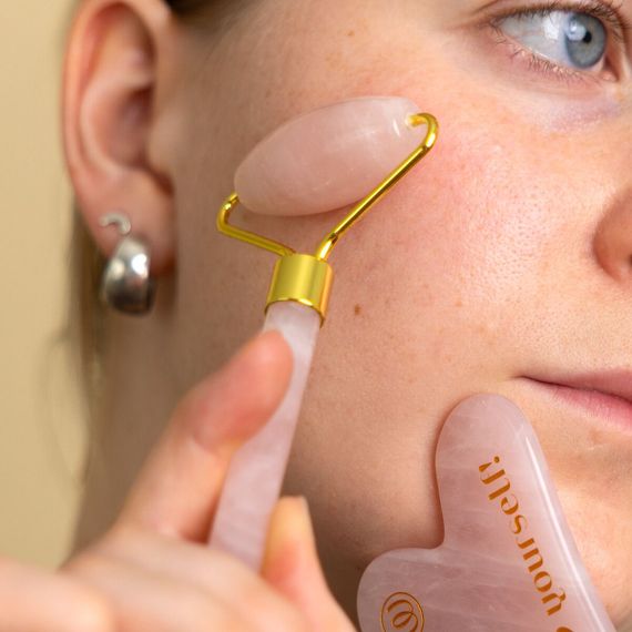 Набір масажерів гуаша Womanizer Gua Sha Set, ролер та скребок | Зображення 4