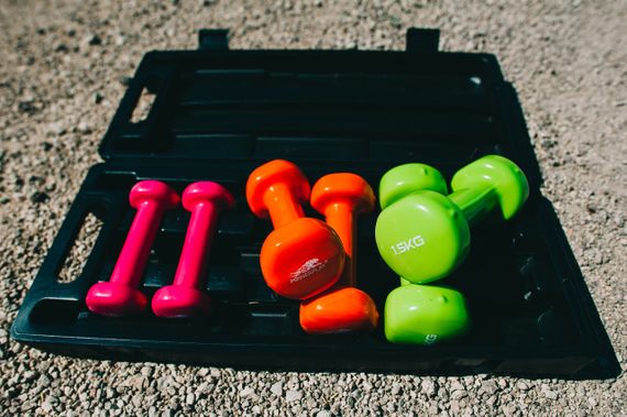 Набір гантелей в кейсі 6 кг. PowerPlay 4103 Fitness Dumbells (2шт.*0,5кг. 2шт.*1кг. 2шт.*1,5кг.) | Зображення 5