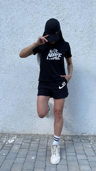 Жіноча футболка чорна | Зображення 4