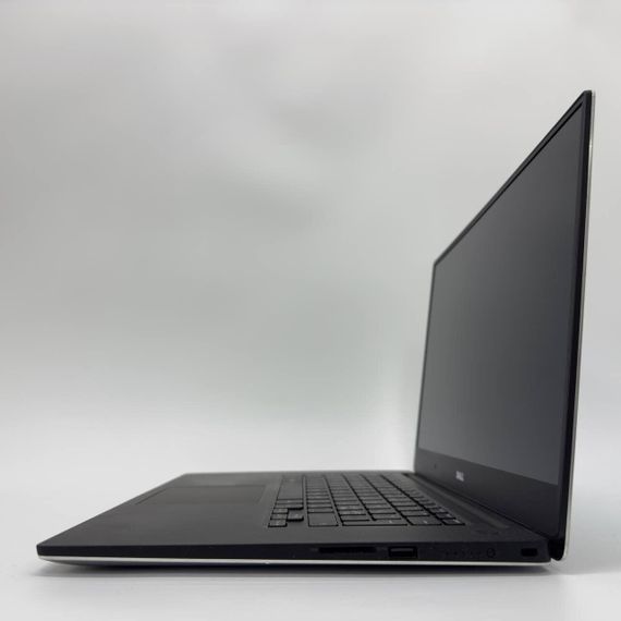 Игровой ноутбук Dell XPS 15 9560 / 15.6" (1920x1080) IPS / Intel Core i7-7700HQ (4 (8) ядра по 2.8 - 3.8 GHz) / 16 GB DDR4 / 512 GB SSD / nVidia GeForce GTX 1050, 4 GB GDDR5, 128-bit / WebCam б/у | Зображення 4