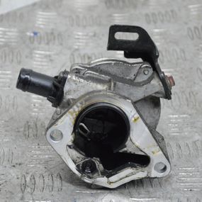 Вакуумний насос 1.5 DCI Renault Clio Megane Logan Scenic 2001-2024 Насос вакуумний Рено 8201005306
