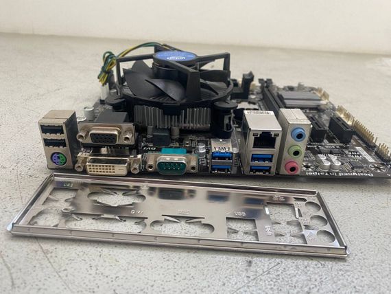 Комплект: материнська плата Gigabyte GA-H81M-D2V / Intel Core i5-4570 (4 ядра по 3,2 - 3,6 ГГц) / 8 ГБ DDR3 / Intel HD Graphics 4600 / Роз'єм LGA1150 / Кулер BOX б/в | Зображення 2