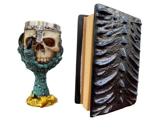 Подарочный набор Бокал 3D Лапа Дракона и Блокнот 3D «Книга Теней и Глубин» | Зображення 1