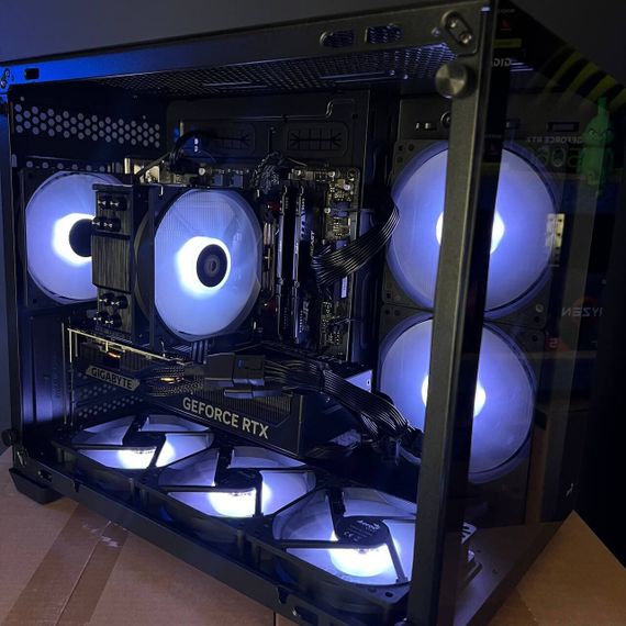 Збірка на замовлення: ігровий ПК AeroCool Dryft Mini Tower / AMD Ryzen 5 7500F (6 (12) ядер по 3,7 - 5,0 ГГц) / 32 ГБ DDR5 / 2000 ГБ SSD M.2 / nVidia GeForce RTX 5070, 12 ГБ GDDR7, 192-bit / 750 Вт | Зображення 2