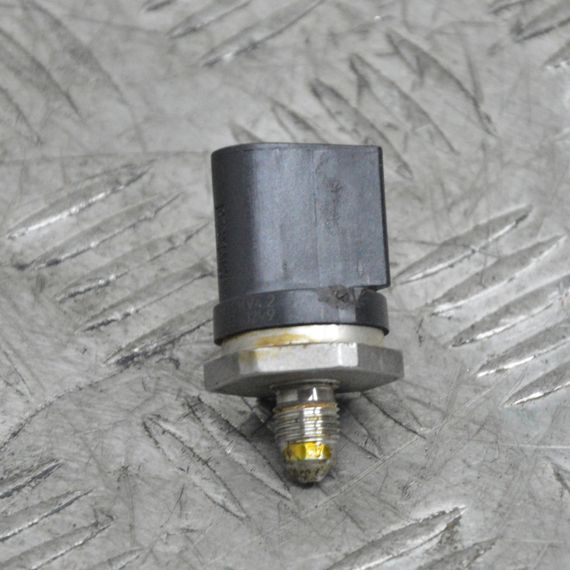 Датчик тиску палива Audi A1 A3 A4 A5 A6 Q2 Q3 2007-2024 Датчик тиску палива Ауді 0261545079