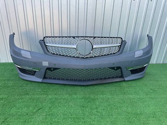 Передній бампер 2011-2014 AMG C63 з решіткою Diamond Silver для Mercedes C-class W204 рр