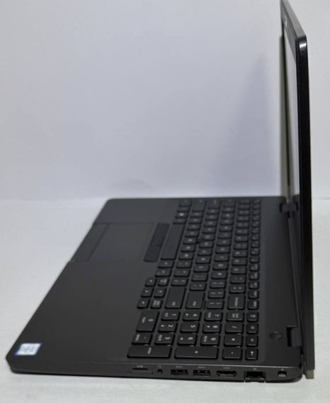 Ноутбук Dell Latitude 5501 / 15.6" (1920x1080) IPS / Intel Core i7-9850H (6 (12) ядра по 2.6 - 4.6 GHz) / 16 GB DDR4 / 256 GB SSD / nVidia GeForce MX150, 2 GB GDDR5, 64-bit / WebCam б/в | Зображення 5