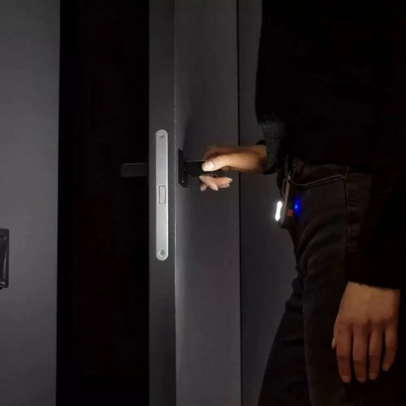 Кишеньковий LED ліхтарик з Type-C 7в1, Міні ліхтарик брелок (7 режимів, шнур, магніт)   знижка | Зображення 4