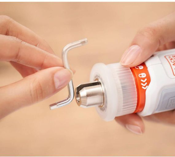 Аккумуляторная отвертка BLACK+DECKER BCRTA01 | Зображення 2