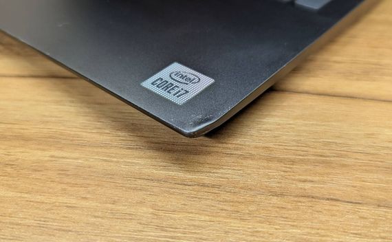 Ігровий ноутбук Б-клас Dell Vostro 7500 / 15.6" (1920x1080) IPS / Intel Core i7-10750H (6 (12) ядер по 2.6 - 5.0 GHz) / 16 GB DDR4 / 512 GB SSD / nVidia GeForce GTX 1650 Ti, 4 GB GDDR6, 128-bit / TouchID / WebCam / Windows 10 б/в + Подарунок Миша / USB | Зображення 2
