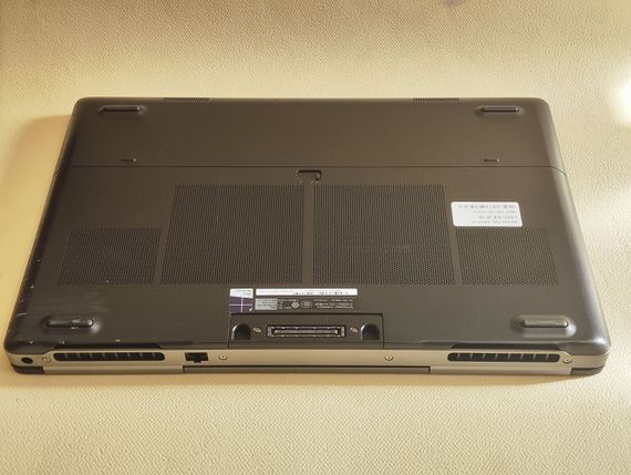 Мобильная рабочая станция Dell Precision 7710 / 17.3" (1920x1080) IPS / Intel Core i7-6920HQ (4 (8) ядра по 2.9 - 3.8 GHz) / 16 GB DDR4 / 256 GB SSD / nVidia Quadro M5000M, 8 GB GDDR5, 256-bit / WebCam б/у | Зображення 7