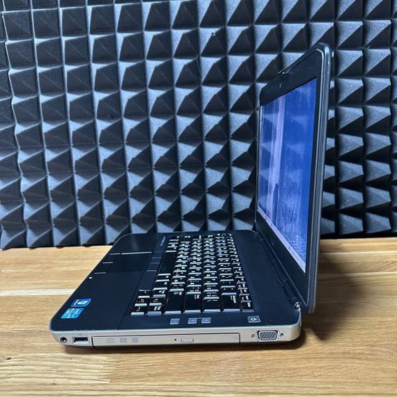 Ноутбук Dell Latitude E5430 / 14" (1366x768) TN / Intel Core i5-3340M (2 (4) ядра по 2.7 - 3.4 GHz) / 8 GB DDR3 / 128 GB SSD / Intel HD Graphics 4000 / WebCam / DVD-ROM б/в | Зображення 3