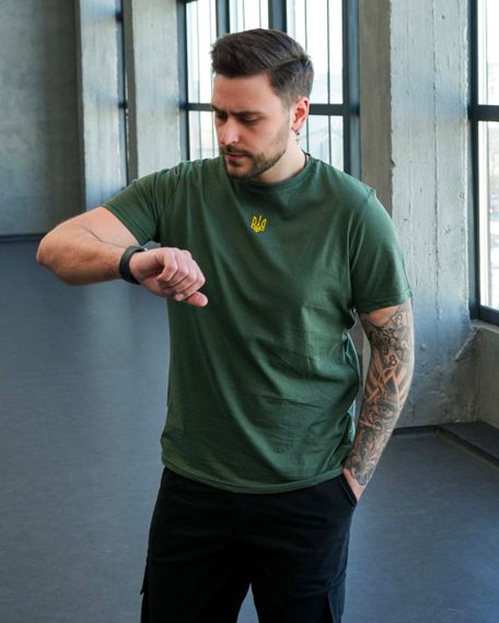 Мужская хлопковая футболка с вышивкой Тризуб Украина BD0036 размер S, цвет хаки | Зображення 2