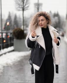 Дубленка женская OVERSIZE с белым мехом, цвет черный M-L