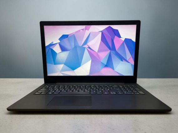 Ноутбук Lenovo V130-15IKB / 15.6" (1920x1080) TN / Intel Core i3-7020U (2 (4) ядра по 2.3 GHz) / 8 GB DDR4 / 256 GB SSD / Intel HD Graphics 620 / WebCam б/у | Зображення 1