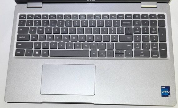 Ультрабук Dell Latitude 5530 / 15.6" (1920x1080) IPS / Intel Core i5-1235U (10 (12) ядер по 1.3 - 4.4 GHz) / 16 GB DDR4 / 256 GB SSD / Intel Iris Xe Graphics / WebCam / HDMI б/у | Зображення 2