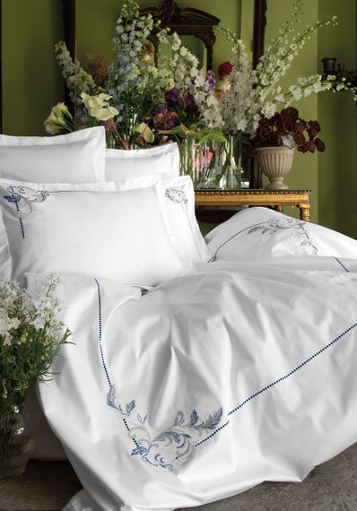 Комплект постельного белья Issimo  Embroidered Satin 200х220 см Voyant Blue