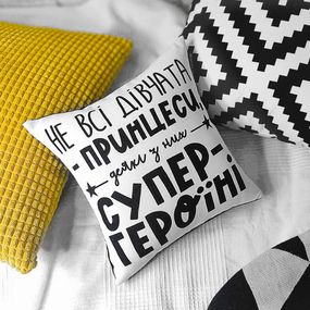 Подушка габардинова з принтом Не всі дівчата принцеси, деякі з них супергероїні 40x40 (4P_21M022)