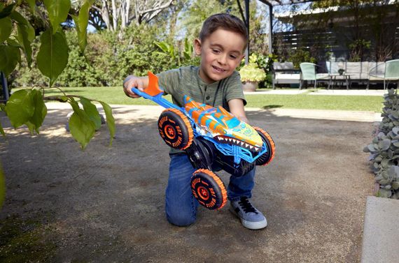 Машинка-внедорожник на радиоуправлении Hot Wheels Monster Trucks Tiger Shark Climber 1:15 (JFR39) | Зображення 4