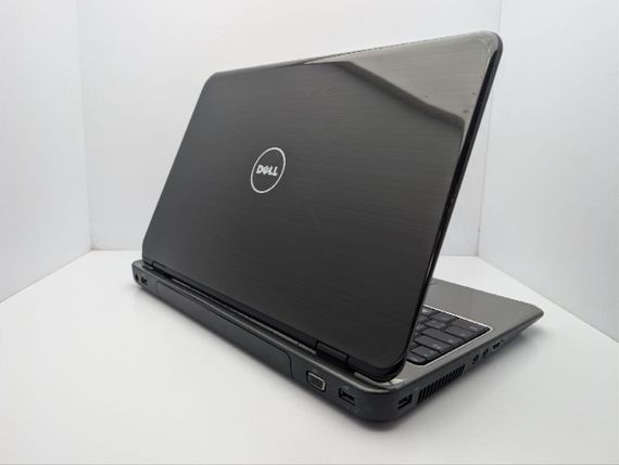 Ноутбук Dell Inspiron N5010 / 15.6" (1366x768) TN / Intel Core i3-370M (2 (4) ядра по 2.4 GHz) / 6 GB DDR3 / 500 GB HDD / AMD Radeon HD 5650, 1 GB GDDR3, 128-bit / WebCam / DVD-ROM б/в | Зображення 7