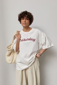 Футболка вільного фасону з написом Saturday - молочний цвет, ONE SIZE (є розміри)