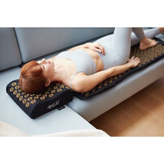 Килимок акупунктурний 4FIZJO Eco Mat XL Аплікатор Кузнєцова з подушкою 110 x 42 см 4FJ0383 Black/Gold (P-5907739313843) | Зображення 7
