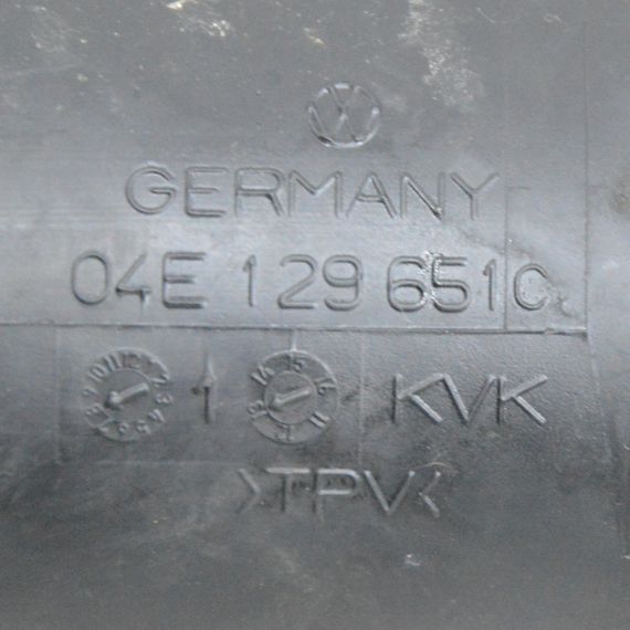 Патрубок повітряного фільтра Skoda Fabia Фланець повітряного гону Шкода Фабия 04E129651C | Зображення 2