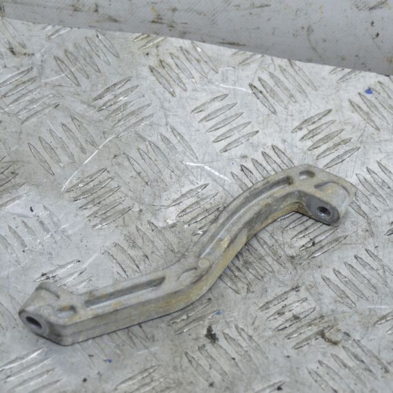 Кронштейн подушки КПП Volkswagen Golf V 2003-2009 Кріплення опора коробки передач Фольксваген 1K0199359E