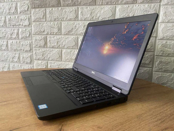 Ноутбук Dell Precision 3520 15.6"HD/i7 7820HQ/8Gb/SSD180M2/QuadroM620-2Gb | Зображення 2