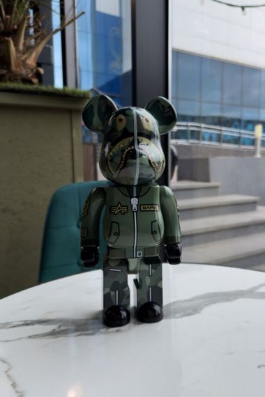 Статуєтка Bearbrick Shark Camo Military Style  дизайнерська статуетка ведмідь Беарбрік 28 см bs005 хакі | Зображення 2