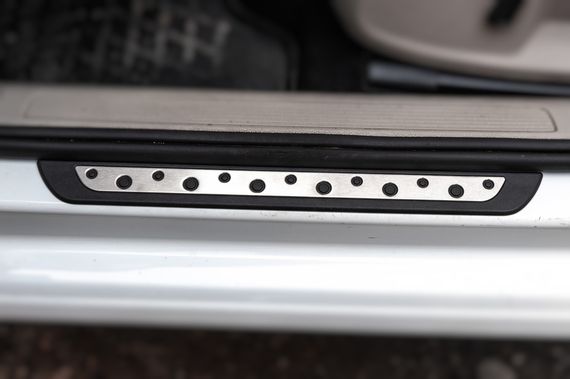 Накладки на пороги Flexill Dotline (4 шт, нерж) для Volkswagen Golf 7 | Зображення 1