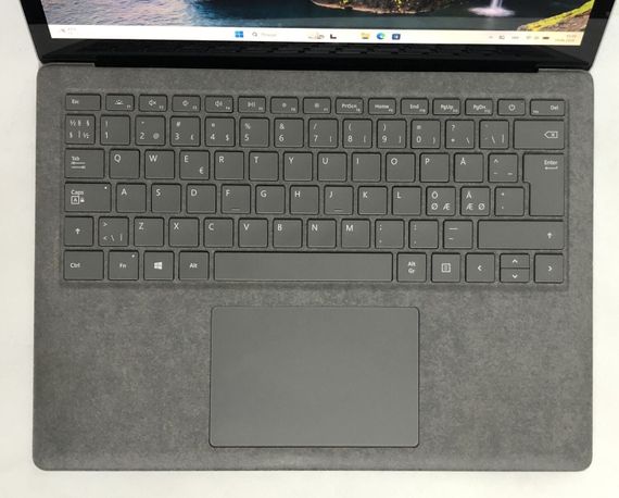 Ультрабук Microsoft Surface Laptop 4 1958 / 13.5" (2256x1504) IPS Touch / AMD Ryzen 5 4680U (6 (12) ядер по 2.2 - 4.0 GHz) / 16 GB DDR4 / 256 GB SSD NVMe / AMD Radeon RX Vega 7 Graphics / WebCam / Win 11 Pro б/в + Подарунок Накопичувач Kingston 64 ГБ | Зображення 7
