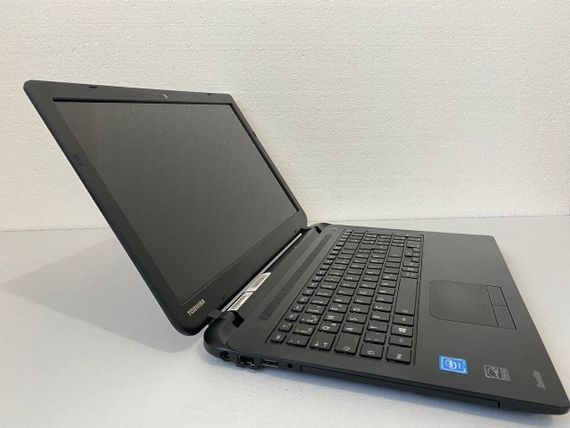Ноутбук Б-класс Toshiba Satellite C50-B-1CD5 / 15.6" (1366x786) TN / Intel Celeron N2840 (2 ядра по 2.16 - 2.58 GHz) / 8 GB DDR3 / 750 GB HDD / Intel HD Graphics / WebCam / DVD-ROM б/у | Зображення 4