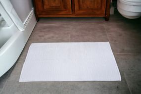 Полотенце-коврик  LUX-1 Kayra 70х110 см для ног белый