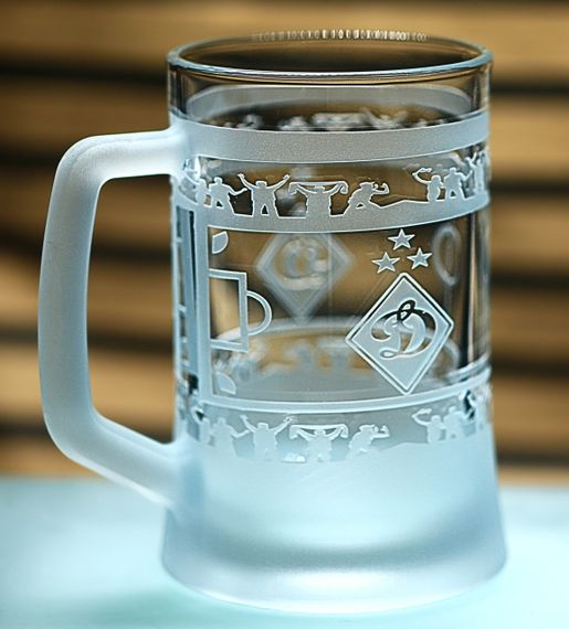 Пивний келих 670 мл ФK Динамо Київ з гравіюванням подарунок для фаната футбольний кухоль круговий | Зображення 1