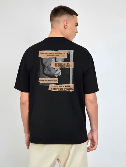 Футболка з мерчем