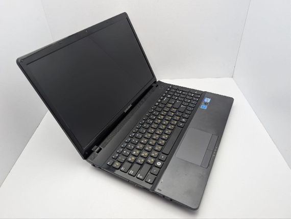 Ноутбук Samsung NP300E5A / 15.6" (1366x768) TN / Intel Core i3-2350M (2 (4) ядра по 2.3 GHz) / 6 GB DDR3 / 500 GB HDD / Intel HD Graphics 3000 / WebCam / DVD-ROM б/в | Зображення 5