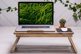 Аксессуар-подставка с регулятором «Laptop iDesk»