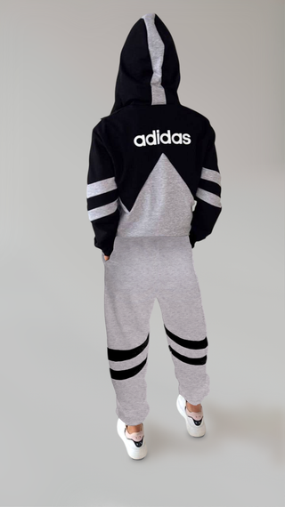 Спортивний костюм унісекс adidas колір сірий | Зображення 3