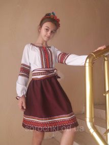 Український костюм для дівчинки, блузка поплін біла, спідниця габардин бордова, продаж — прокат
