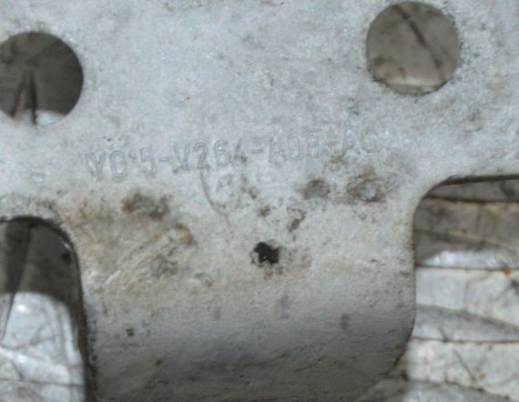 Скоба замка розсувних дверей Ford Transit 2000-2014 Відповідна частина замка дверей Форд Транзит YC15V264A08AC | Зображення 1