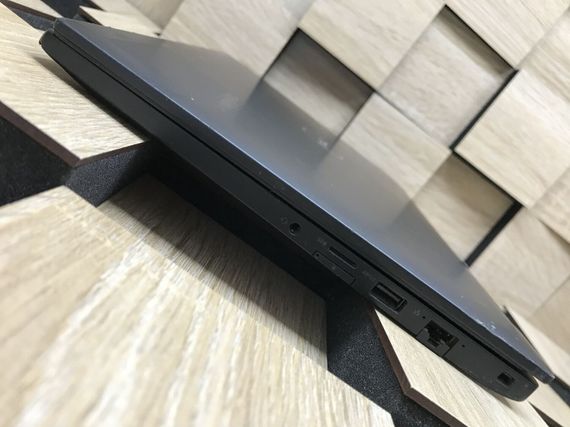 Ноутбук Б-класс Dell Latitude 7490 / 14" (1920x1080) IPS / Intel Core i5-7300U (2 (4) ядра по 2.6 - 3.5 GHz) / 8 GB DDR4 / 240 GB SSD M.2 / Intel HD Graphics 620 / WebCam / Fingerprint / HDMI б/у | Зображення 7