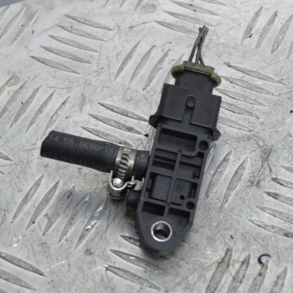 Датчик тиску наддуву Fiat Bravo Punto Idea Sedici датчик тиску вихлопних газів Фіат 0281002770 | Зображення 1