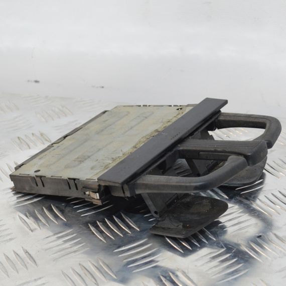 Підстаканник Vw Volkswagen Golf IV тримач для напоїв Фольксваген Гольф 4 1J0858601 | Зображення 1