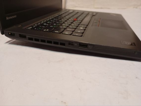 Ультрабук Б-класс Lenovo Thinkpad T450 / 14" (1366x768) TN / Intel Core i5-5200U (2 (4) ядра по 2.2 - 2.7 GHz) / 8 GB DDR3 / 240 GB SSD / Intel HD Graphics 5500 / WebCam б/у | Зображення 5
