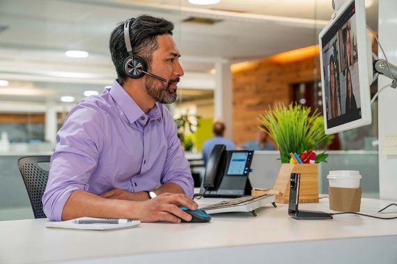 Гарнитура компьютерная стерео On-ear Poly Voyager Focus 2 76U46AA | Зображення 7