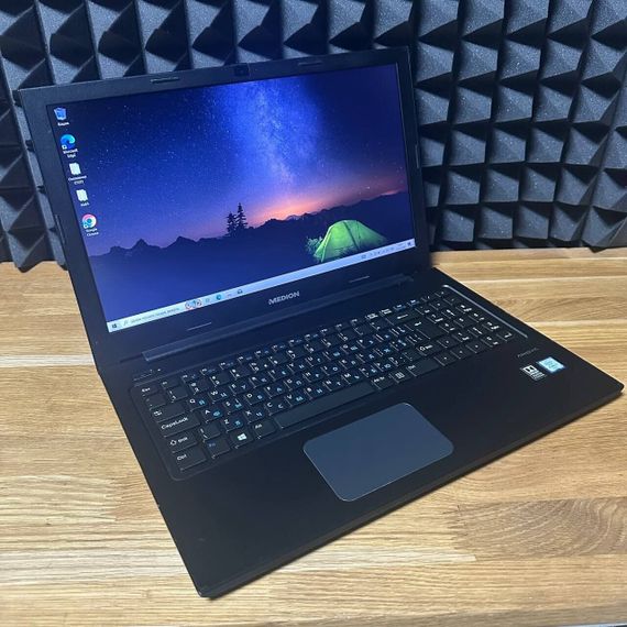 Ноутбук Б-класс Medion Akoya S6421 / 15.6" (1920x1080) TN / Intel Core i5-6200U (2 (4) ядер по 2.3 - 2.8 GHz) / 8 GB DDR3 / 128 GB SSD + 320 GB HDD / Intel HD Graphics 520 / WebCam б/у | Зображення 2